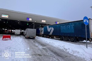 На ПП «Угринов» уже работает пропуск грузовиков – ГПСУ