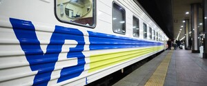 “Укрзалізниця” запускає чотири додаткові поїзди на Різдвяні свята до Львова та Одеси