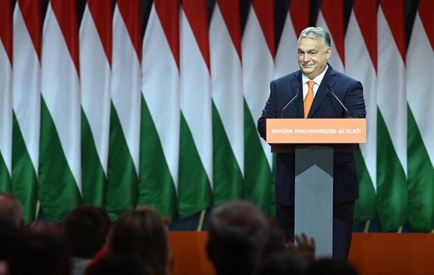 Керівна партія Угорщини подала до парламенту резолюцію проти переговорів про вступ України до ЄС