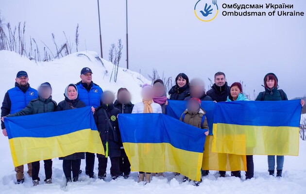В Украину вернулись еще восемь детей, которых похитили оккупанты