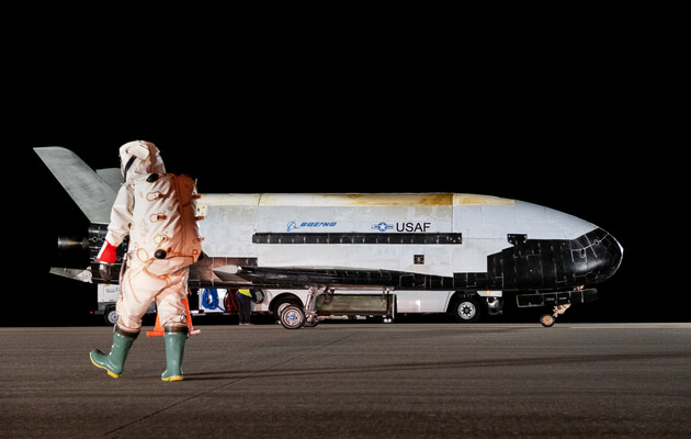 США готовят к очередному запуску частично засекреченный космический самолет X-37B 