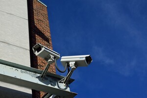 В  Україні роками працювали тисячі камер спостереження, які передавали дані на сервери в Москві – «Схеми»