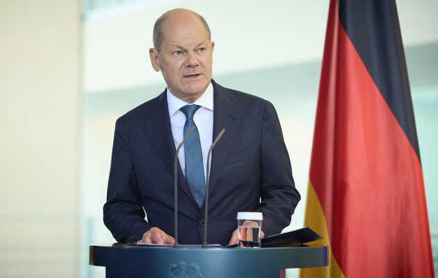 Германия должна быть готова увеличить помощь Украине, когда другие начинают сомневаться — Шольц