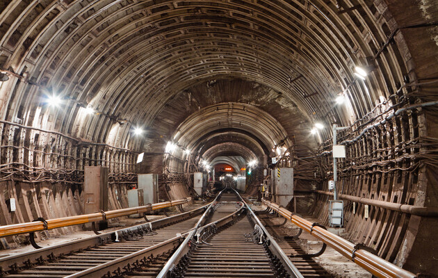 В Киеве могут запустить движение поездов метро между закрытыми станциями, но с нюансом