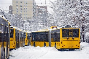 В Киеве хотят сделать отдельную полосу движения для автобусов и троллейбусов по маршруту закрытой ветки метро