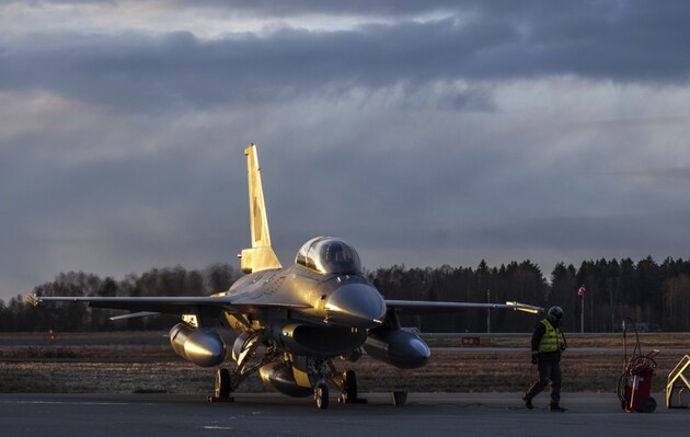 У Південній Кореї розбився винищувач ВПС США F-16