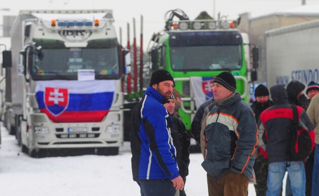 Словацкие перевозчики сегодня собираются снова блокировать пункт пропуска на границе с Украиной