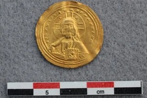 В Норвегии нашли византийскую золотую монету с изображением Христа