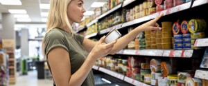Новогодний стол: дефицит каких продуктов возможен из-за блокирования границы с Польшей