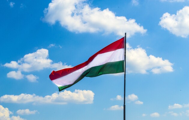 У Закарпатській митниці розповіли, чи ускладнено рух вантажівок на кордоні з Угорщиною
