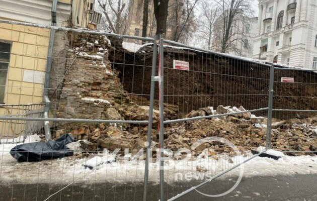 У Києві стався обвал ґрунту. Загинули та постраждали люди