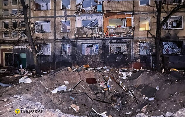 Жителів пошкодженої ракетою київської багатоповерхівки розмістять у Пункті незламності