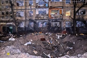 Жителей поврежденной ракетой киевской многоэтажки разместят в Пункте несокрушимости