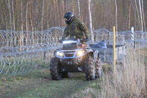 Эстония уже построила 40 км забора на границе с Россией: сколько еще осталось