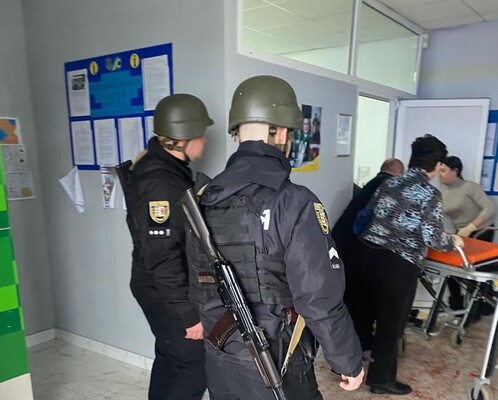 26 поранених: на Закарпатті депутат сільради підірвав гранати під час засідання сесії 