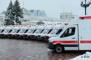 Німеччина та ВООЗ передали 20 реанімобілів для транспортування важких пацієнтів