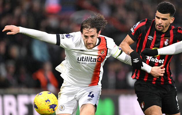 Том Лок'єр у матчі з "Борнмутом"