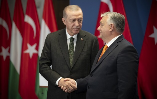 Орбан розповів, чи є між Туреччиною та Угорщиною домовленості щодо ратифікації заявки Швеції на вступ до НАТО