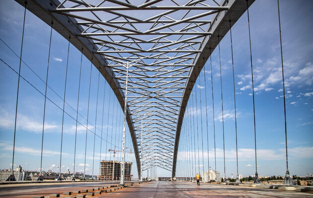Хищение на строительстве Подольского моста: руководитель столичного коммунального предприятия получил новое подозрение
