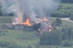 Російські дрони пошкодили на Київщині три приватні будинки, в одному з них спалахнула пожежа - ОВА