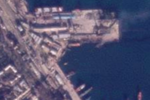 Супутникові знімки порту Феодосії продемонстрували наслідки удару ЗСУ