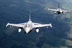 Newsweek сообщает о прибытии в Украину истребителей F-16 — Игнат опроверг