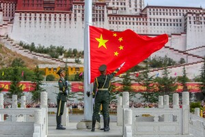 Китай исключил трех руководителей оборонных компаний из высшего политического органа