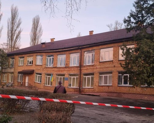 В Києві аварійно просіла будівля дитсадка