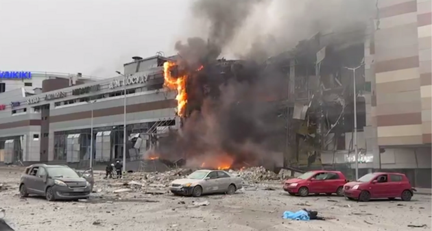 Пошкоджений ТРЦ в Дніпрі