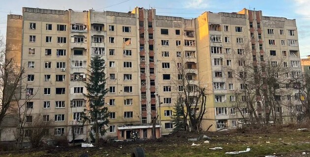 Прилет по жилому дому и пожар в лицее. Россияне второй раз за утро обстреляли Львов