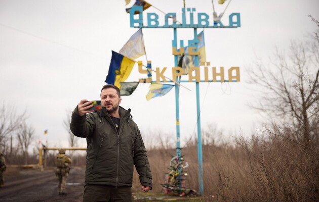 Держат на себе жизнь Украины: Зеленский посетил боевые позиции в Авдеевке
