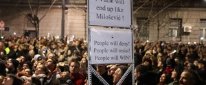 В Белграде продолжаются протесты – на улицы вышли десятки тысяч человек