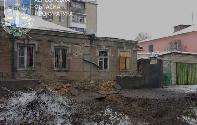 Российские войска попали в жилой дом в Херсонской области: есть погибший