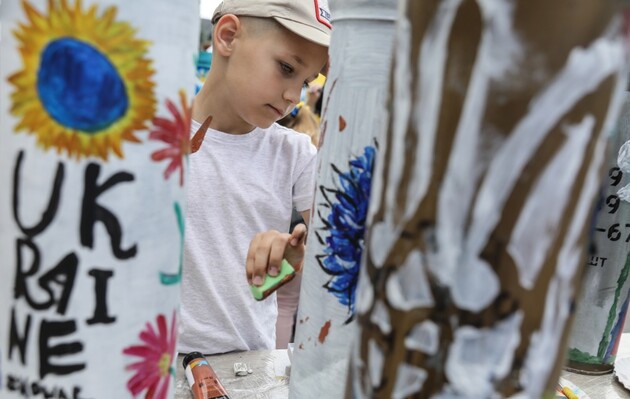 Война забрала у украинских детей безоблачное детство, а у некоторых и Родину