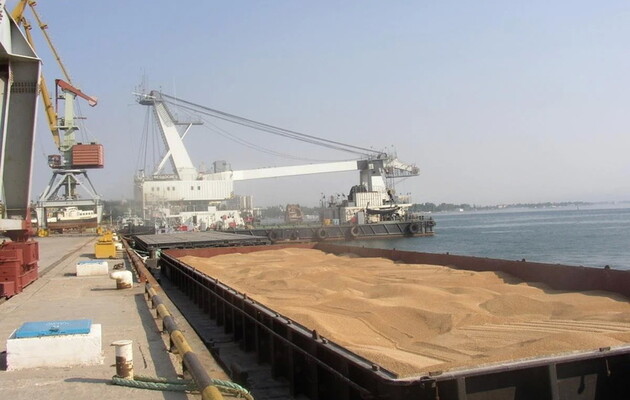 Три морських порти відправили на експорт 15 млн тонн вантажів після зриву 