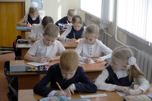 ЦНС: Россияне заставляют детей из интерната на оккупированных территориях писать письма своим 