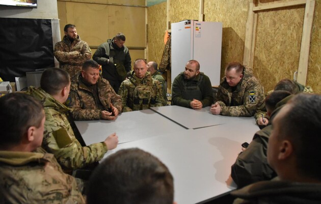 Залужный посетил подразделения в районе Купянска: какая ситуация на фронте