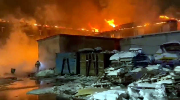 Неспокойная ночь России: в Подмосковье на оборонном предприятии вспыхнул пожар, в Ростовской области прогремели взрывы