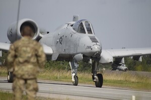 Сырский заявил, что ВСУ нужны штурмовики А-10. Но Игнат напомнил о приоритете — F-16
