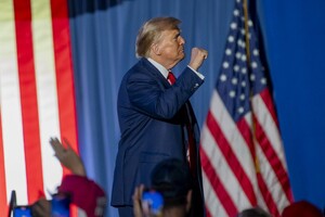 Кокуси в Айові: опитування показує значну перевагу Трампа над суперниками 