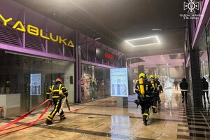В Соломенском районе Киева произошел пожар в ТРЦ: людей эвакуировали