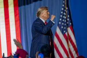 Трамп побеждает на кокусах в Айове, а ДеСантис и Хейли борются  за второе место