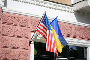 В США думают дать Украине как можно больше помощи до 2025-го. Одобрения финансирования недостаточно — CNN