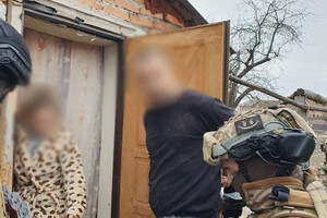 Поліція встановила пʼятьох осіб, які ломились у квартиру журналіста Юрія Ніколова​