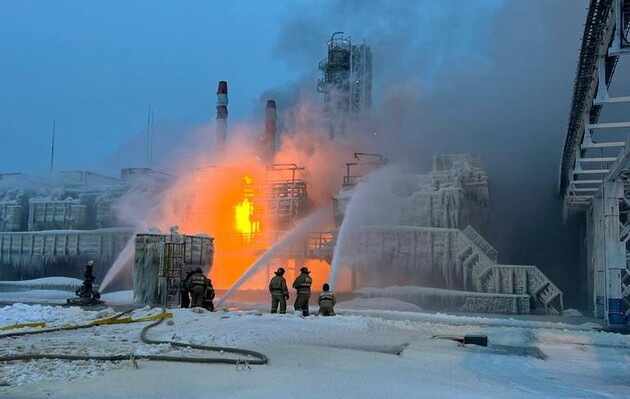 Після прильоту безпілотників зупинено технологічний процес на газовому терміналі «Новатек – Усть-Луга» в РФ