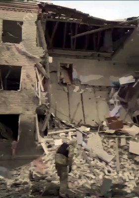 В результате утреннего ракетного обстрела в Харькове полностью разрушен подъезд многоквартирного дома