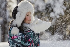 Сніг та ожеледиця: синоптикиня попередила про небезпечну погоду