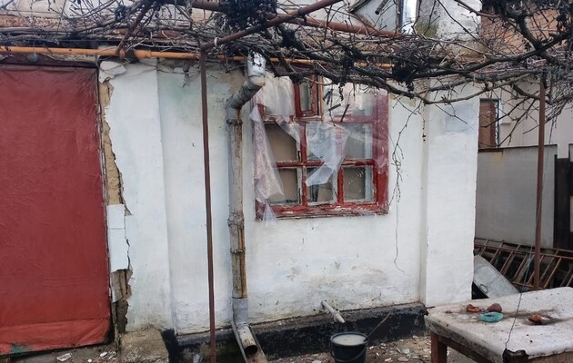 Армия РФ обстреляла Никопольщину: ранили мужчину, повредили линию электропередач