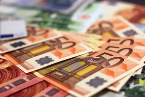 Сомнительная купюра иностранной валюты: что рекомендует Нацбанк