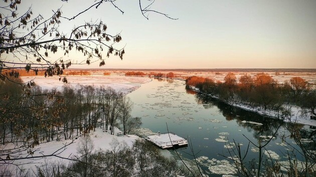 На Чернігівщині кілька річок вийшли з берегів і підтопили місцеві дороги